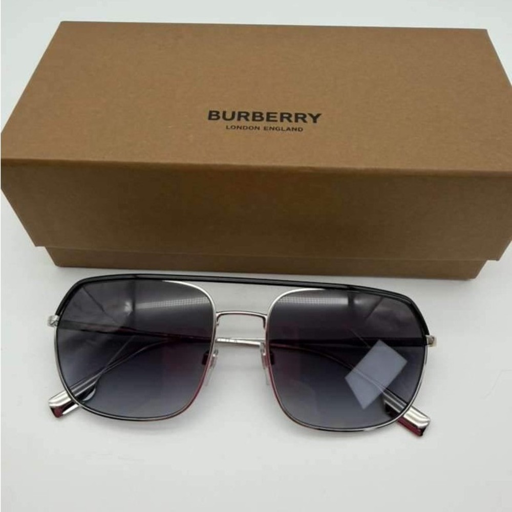 Burberry Black Rectangular Sunglasses - Like New